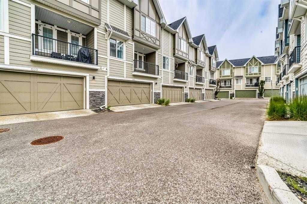 607 Nolanlake Villas NW, Calgary — photo 3 of 21