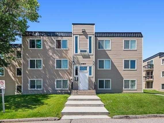 211, 315 Heritage Drive SE, Calgary — photo 2 of 21