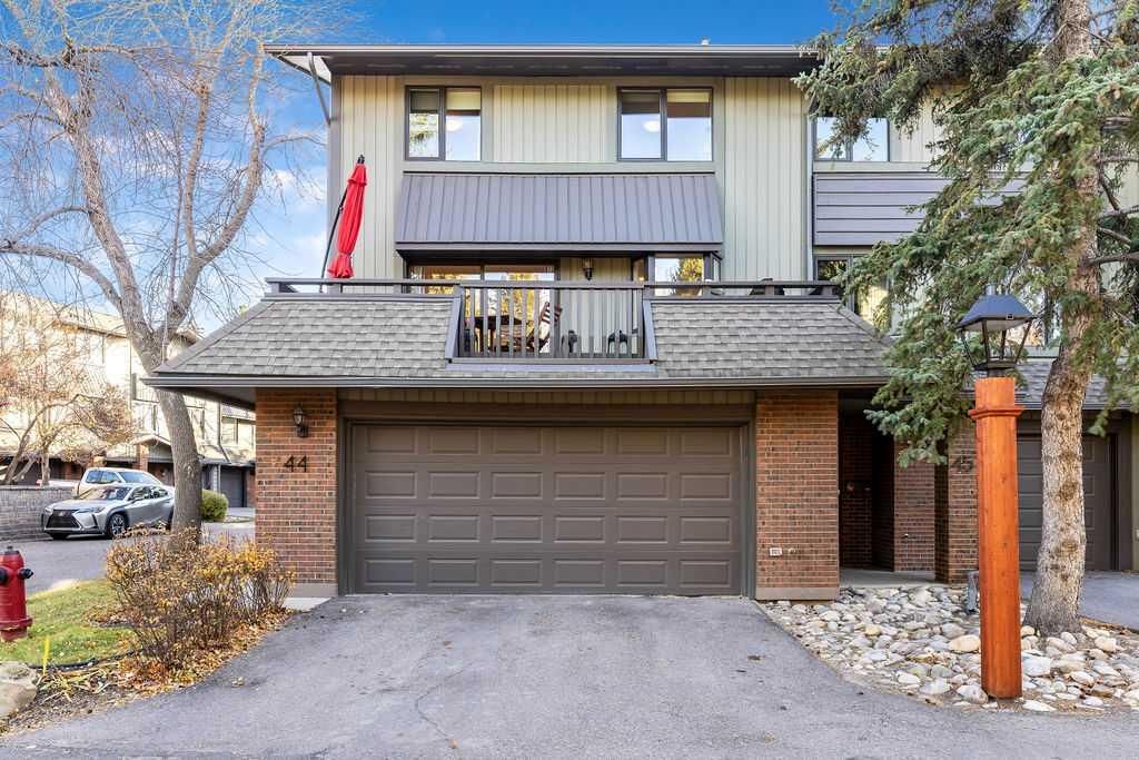 44, 10030 Oakmoor Way SW, Calgary — photo 2 of 47