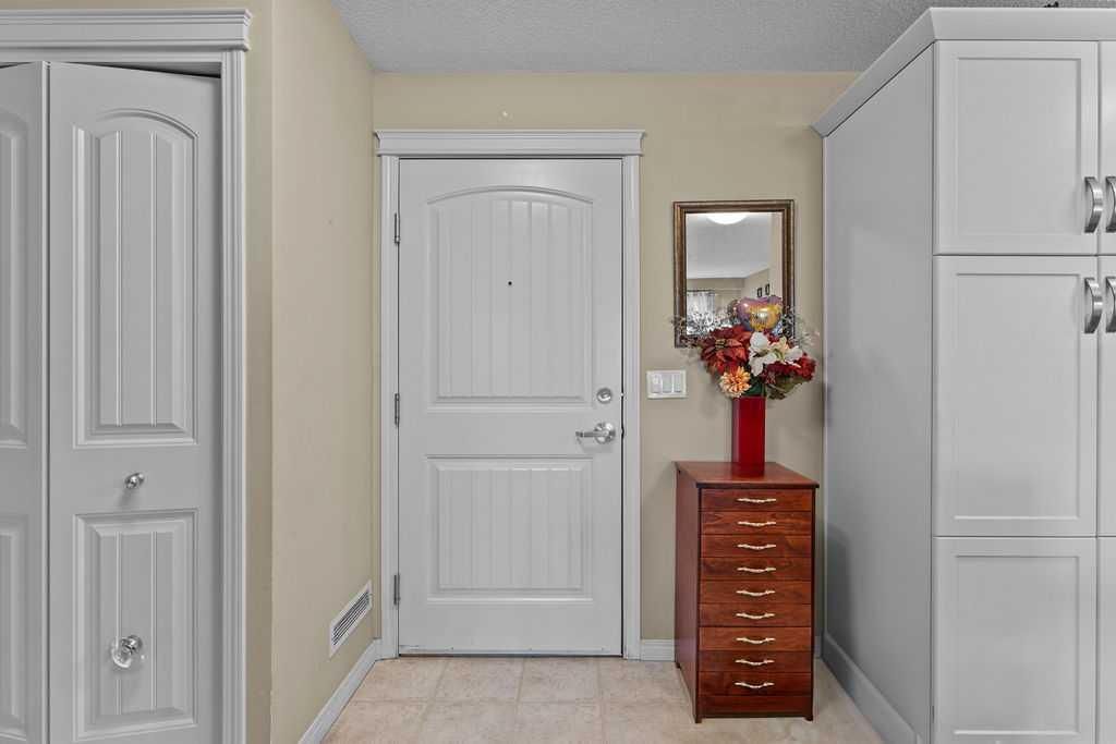 3208, 115 Prestwick Villas SE, Calgary — photo 4 of 33