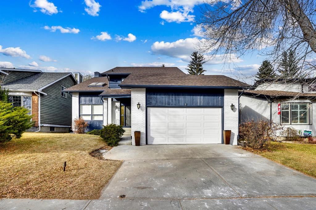 7 Deercrest Way SE, Calgary — main listing photo