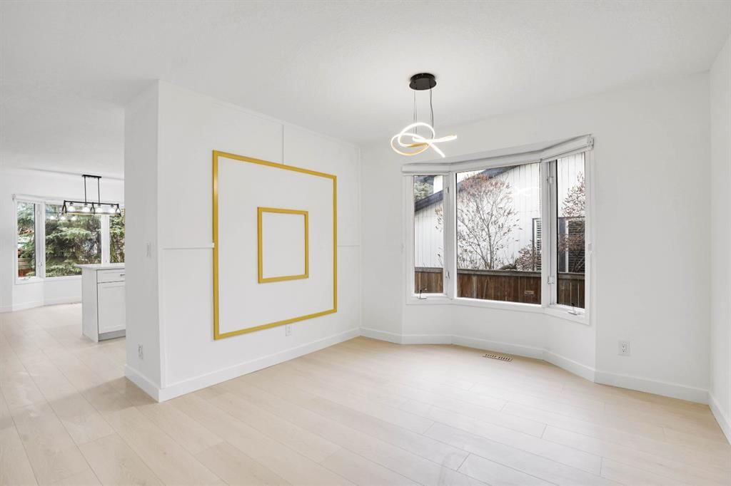 7 Deercrest Way SE, Calgary — photo 3 of 48