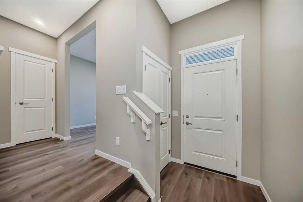 50 Hotchkiss Drive SE, Calgary — photo 5 of 50