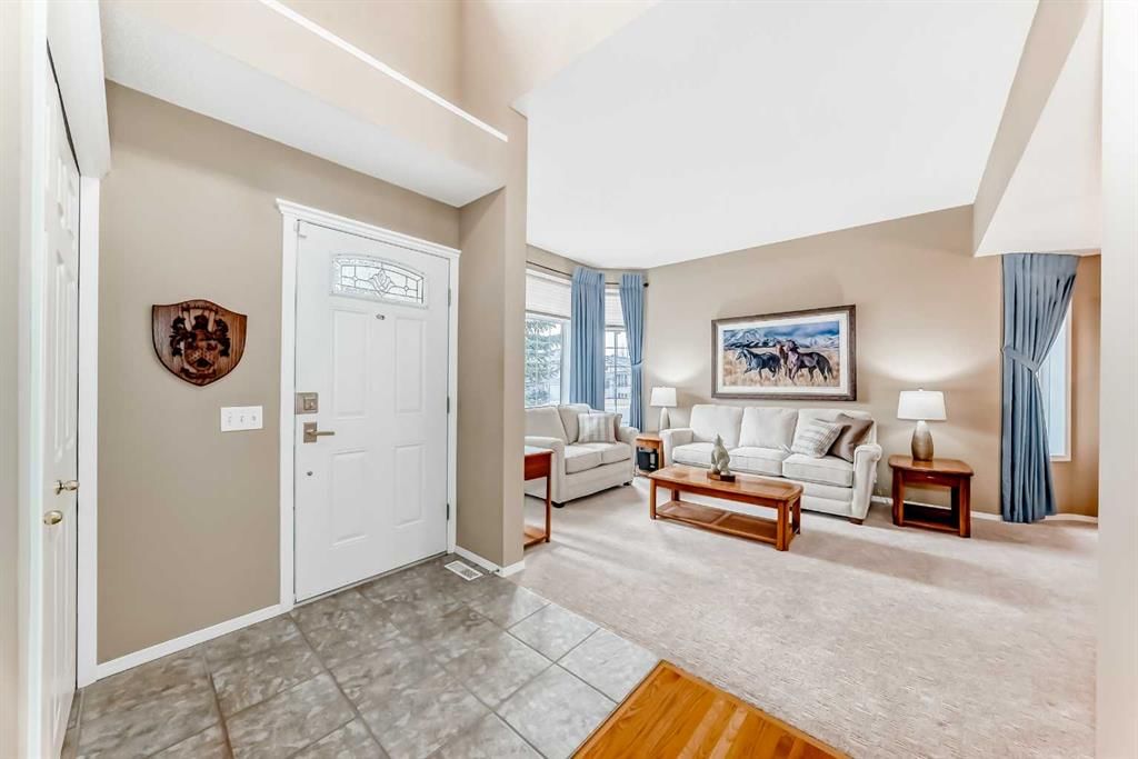 6 Mt Yamnuska Court SE, Calgary — photo 3 of 48