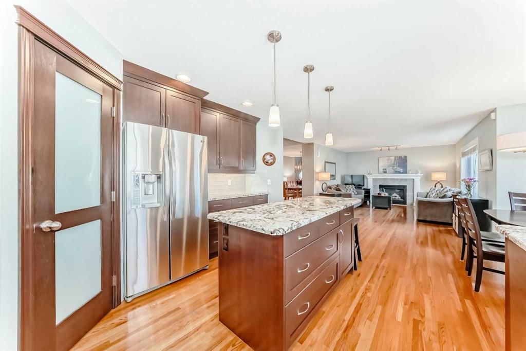 6 Mt Yamnuska Court SE, Calgary — photo 5 of 48