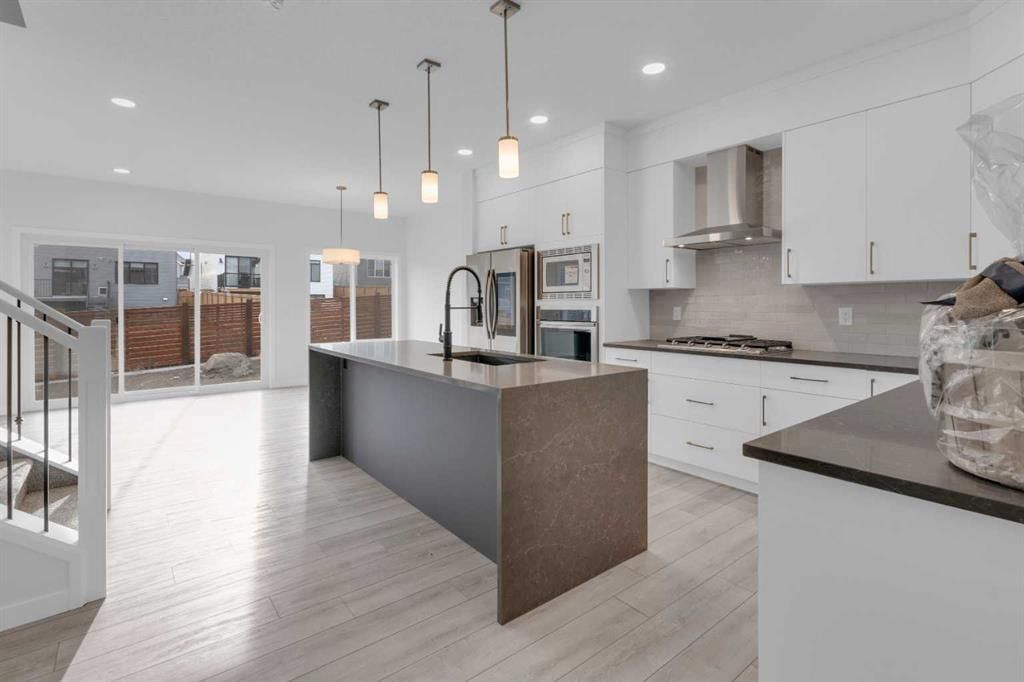 303 Calhoun Crescent NE, Calgary — photo 2 of 33