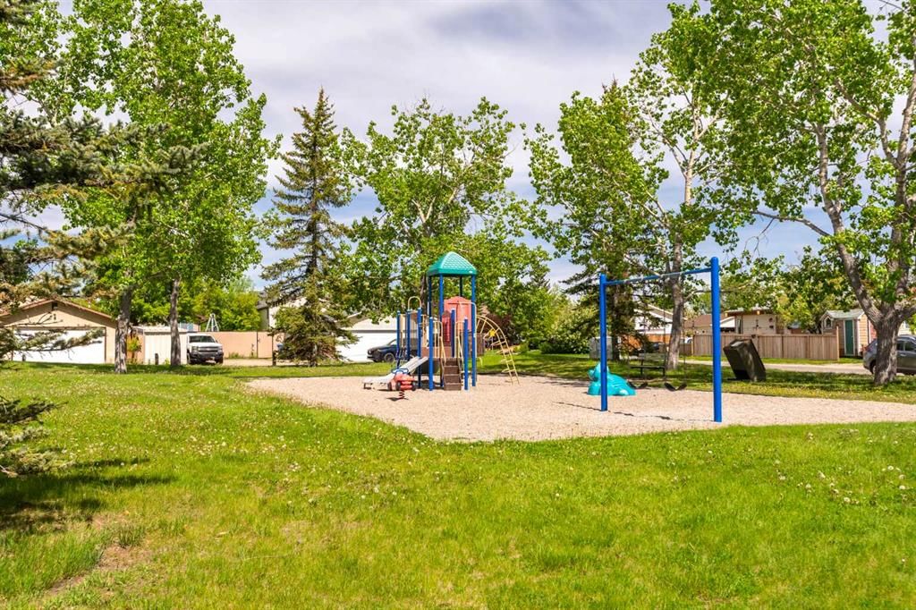 99 Abingdon Crescent NE, Calgary — photo 2 of 43