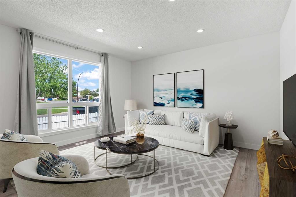 99 Abingdon Crescent NE, Calgary — photo 5 of 43