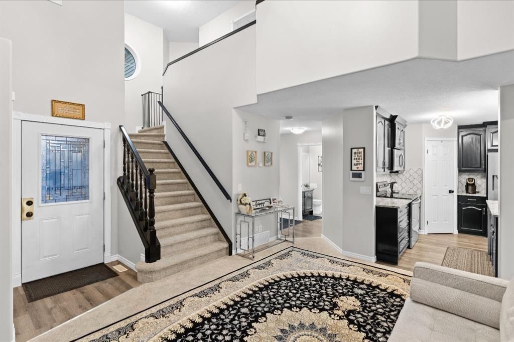 67 Anaheim Crescent NE, Calgary — photo 4 of 39
