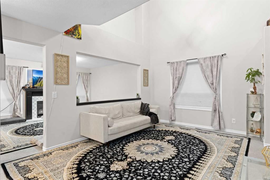 67 Anaheim Crescent NE, Calgary — photo 5 of 39