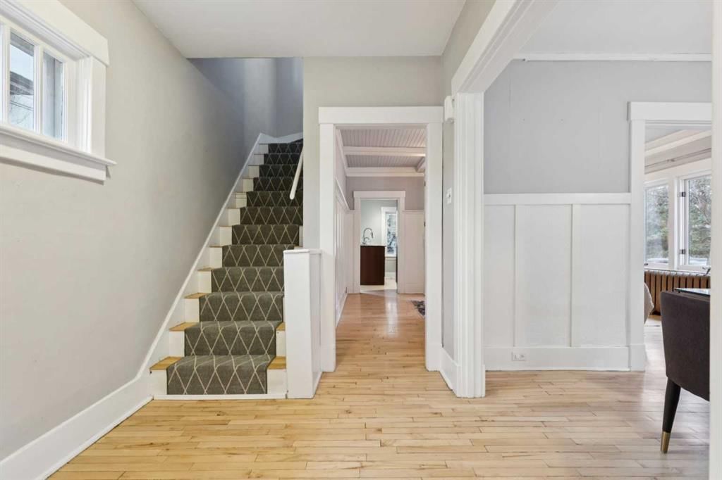 719 29 Avenue SW, Calgary — photo 4 of 48