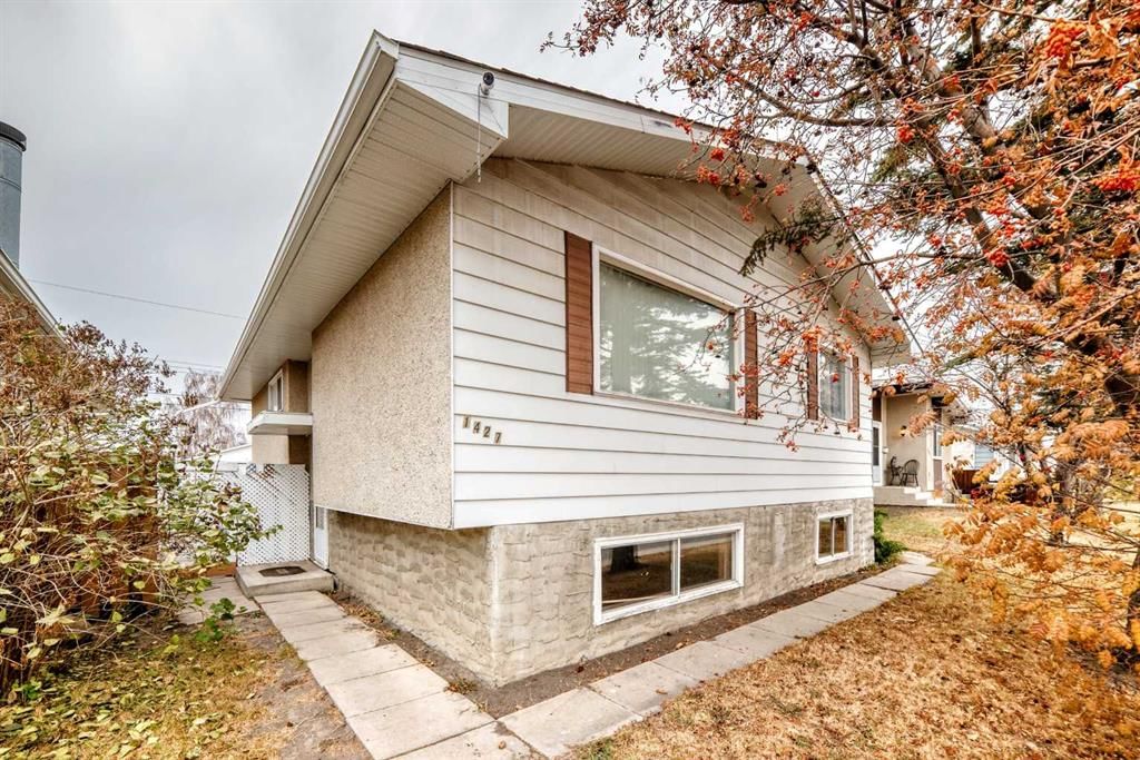 1427 43 Street NE, Calgary — photo 2 of 33