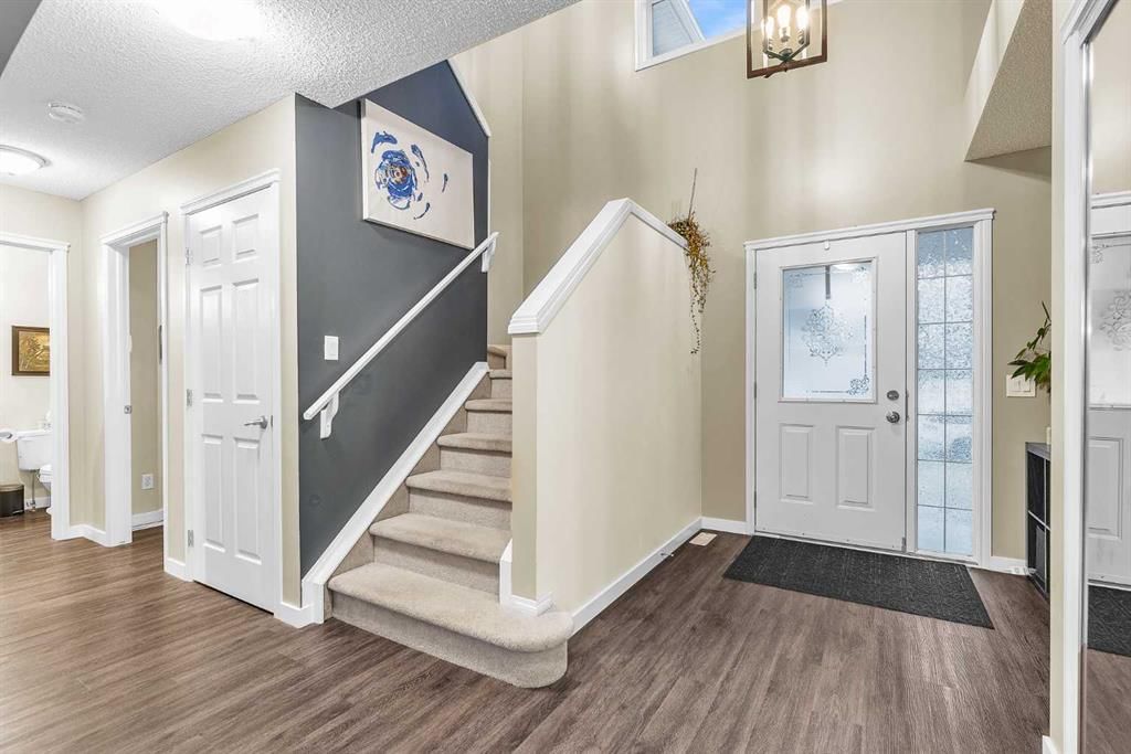 210 Evansmeade Point NW, Calgary — photo 3 of 38