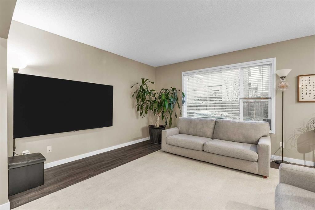 210 Evansmeade Point NW, Calgary — photo 5 of 38