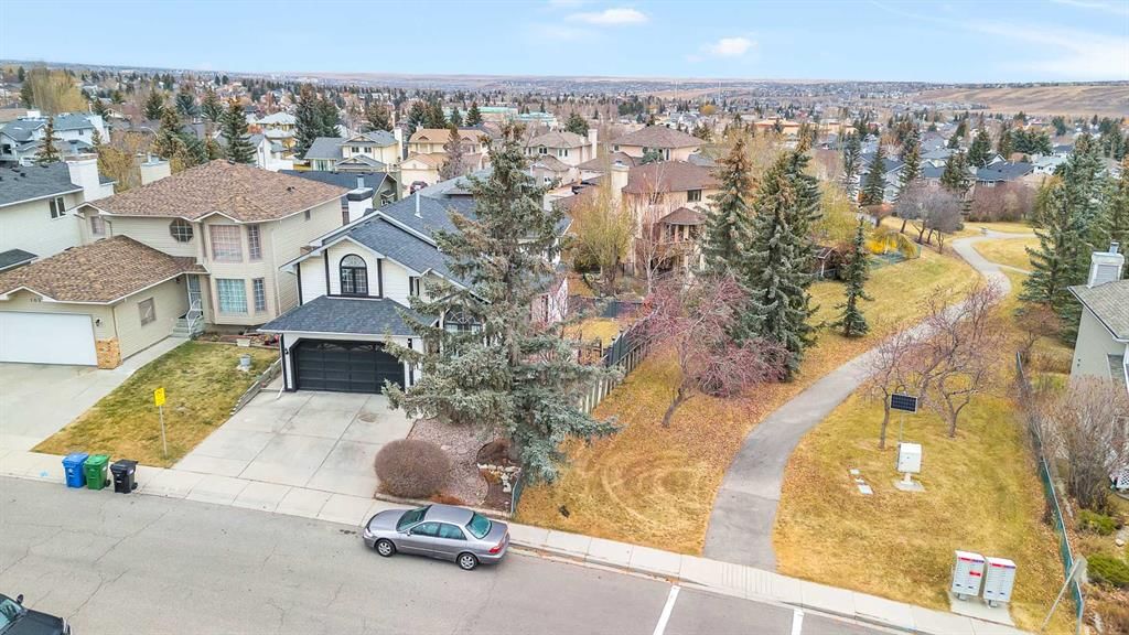 103 Sandringham Way NW, Calgary — photo 2 of 45