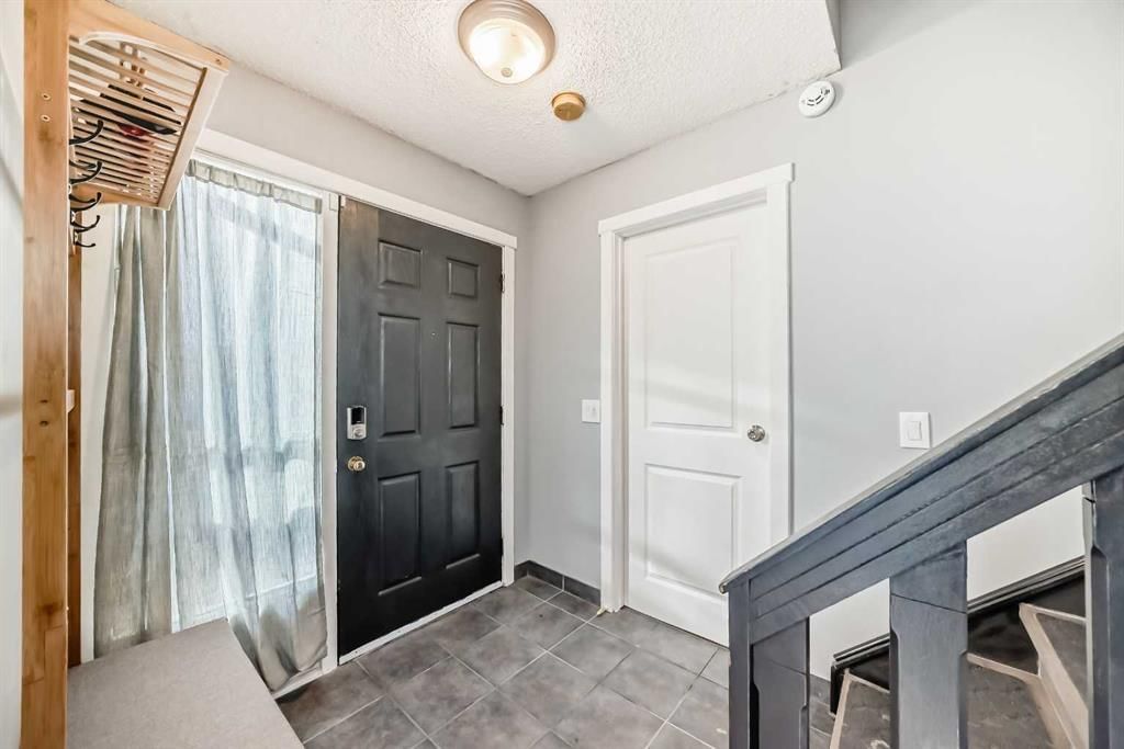 220 Whitewood Place NE, Calgary — photo 4 of 33