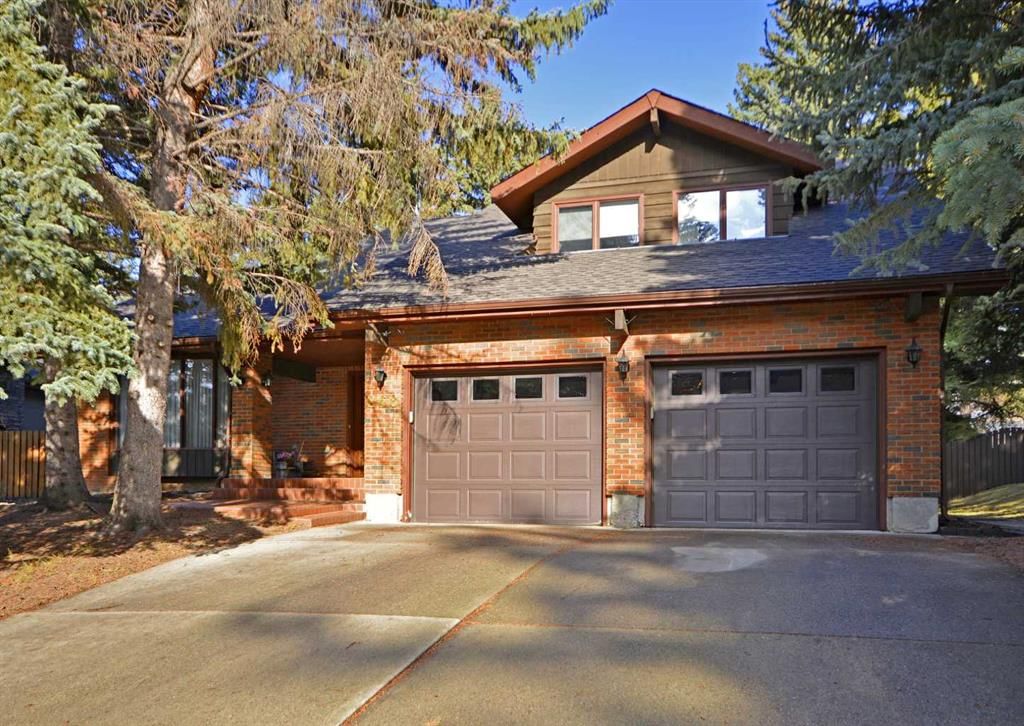 268 Pump Hill Gardens SW, Calgary — main listing photo