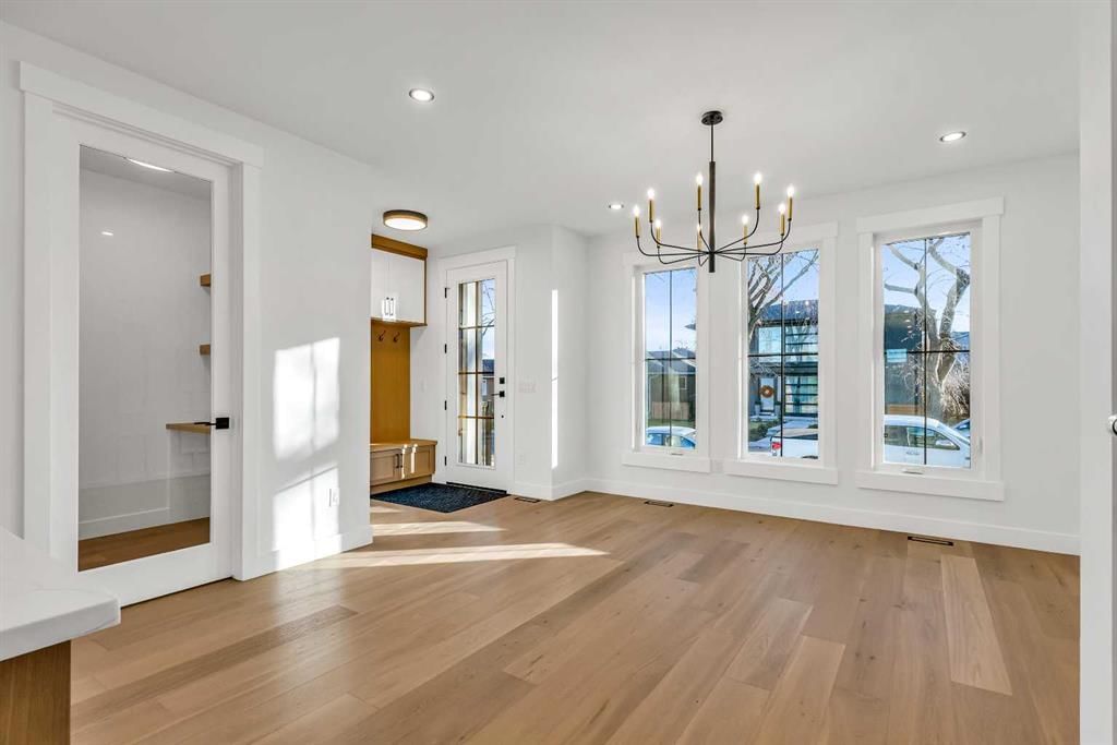 640 25 Avenue NW, Calgary — photo 4 of 50