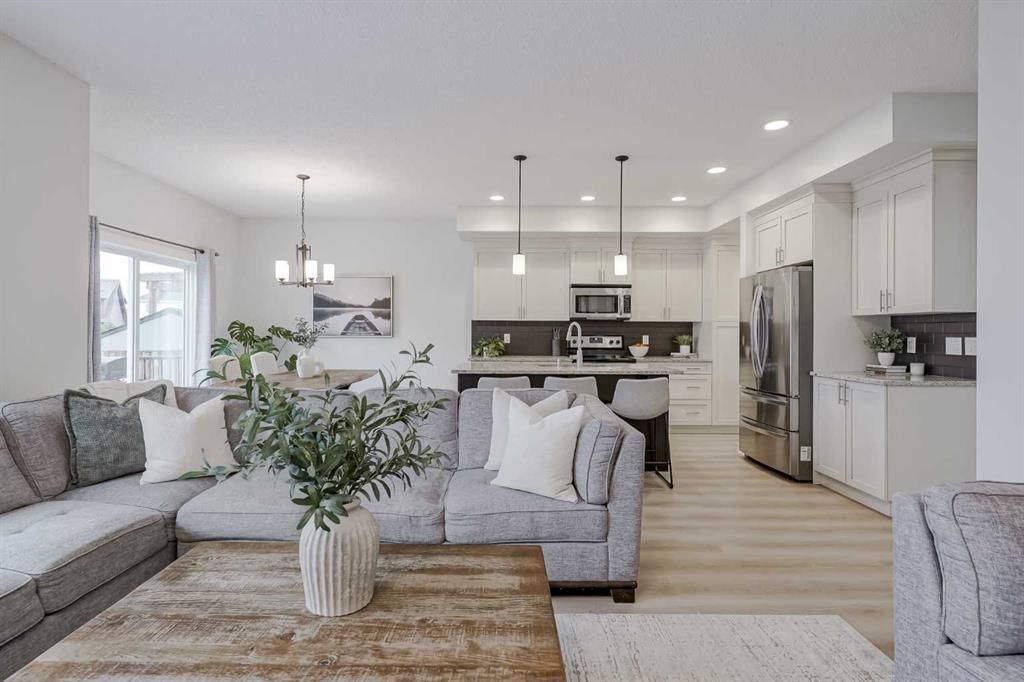 68 Copperpond Mews SE, Calgary — photo 2 of 50