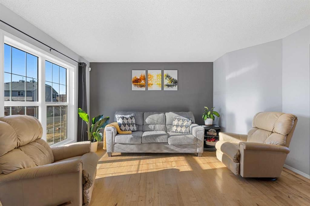 208 Elgin Meadows View SE, Calgary — photo 5 of 44