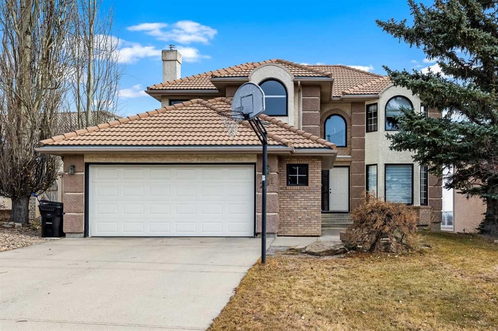 201 Signature Way SW, Calgary — main listing photo