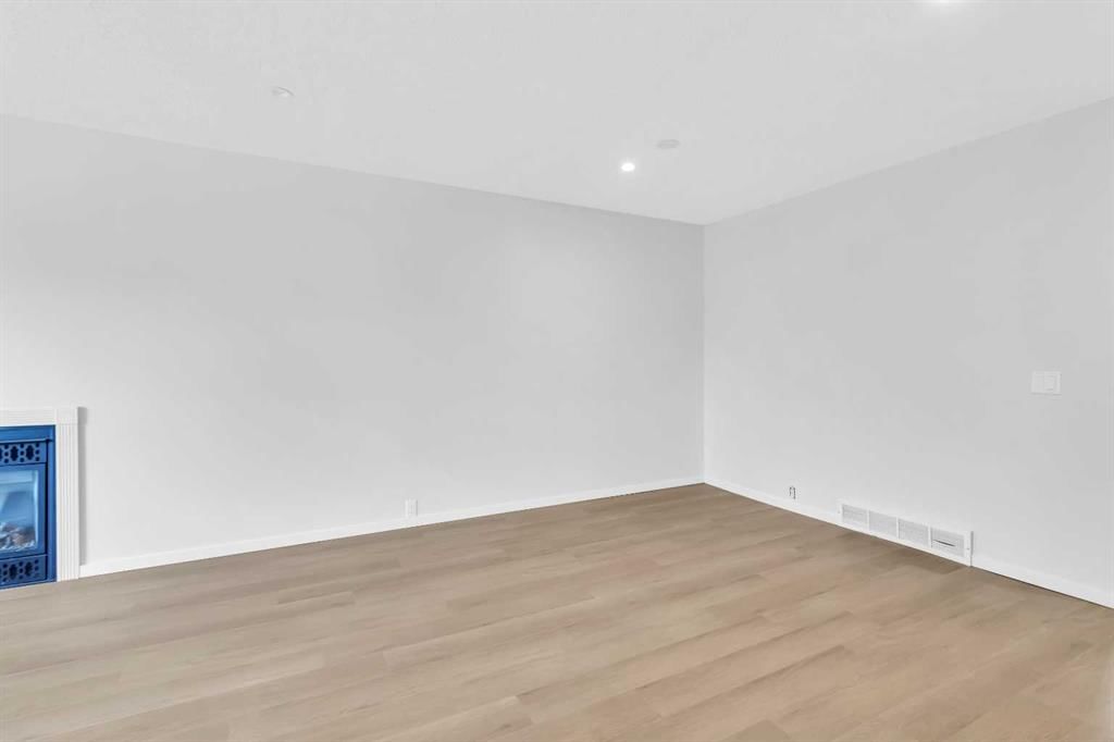 968 Bracewood Rise SW, Calgary — photo 4 of 46