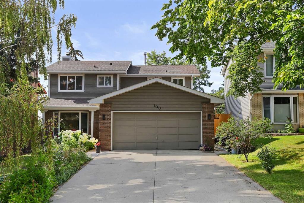100 Hawkfield Crescent NW, Calgary — main listing photo