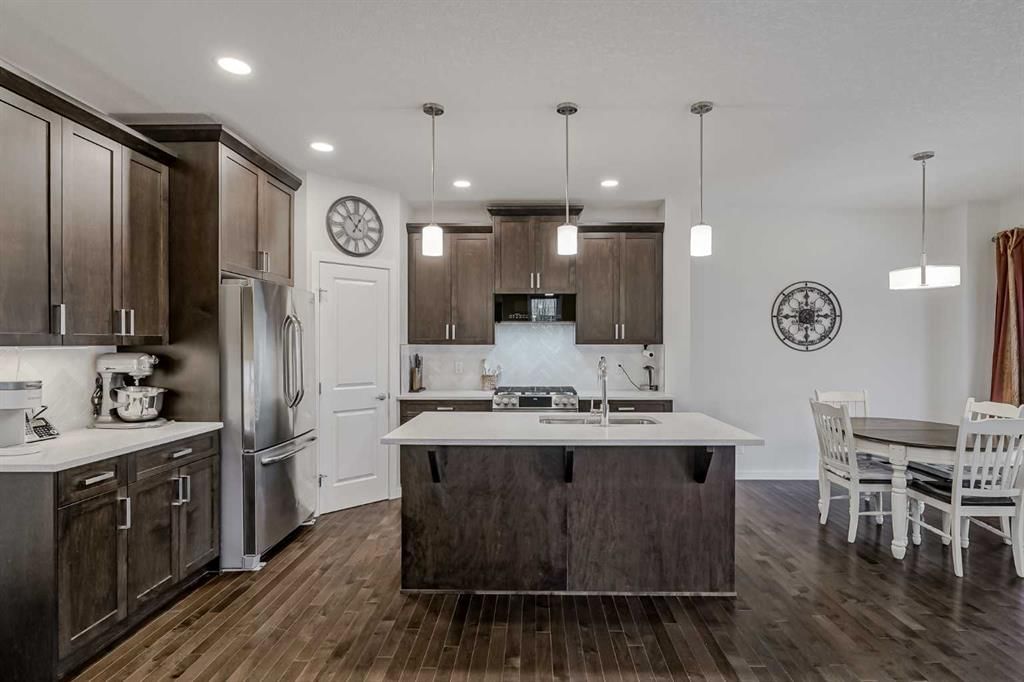 41 Walgrove Green SE, Calgary — photo 3 of 50