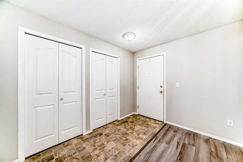 312, 17 Country Village Bay NE, Calgary — photo 2 of 29