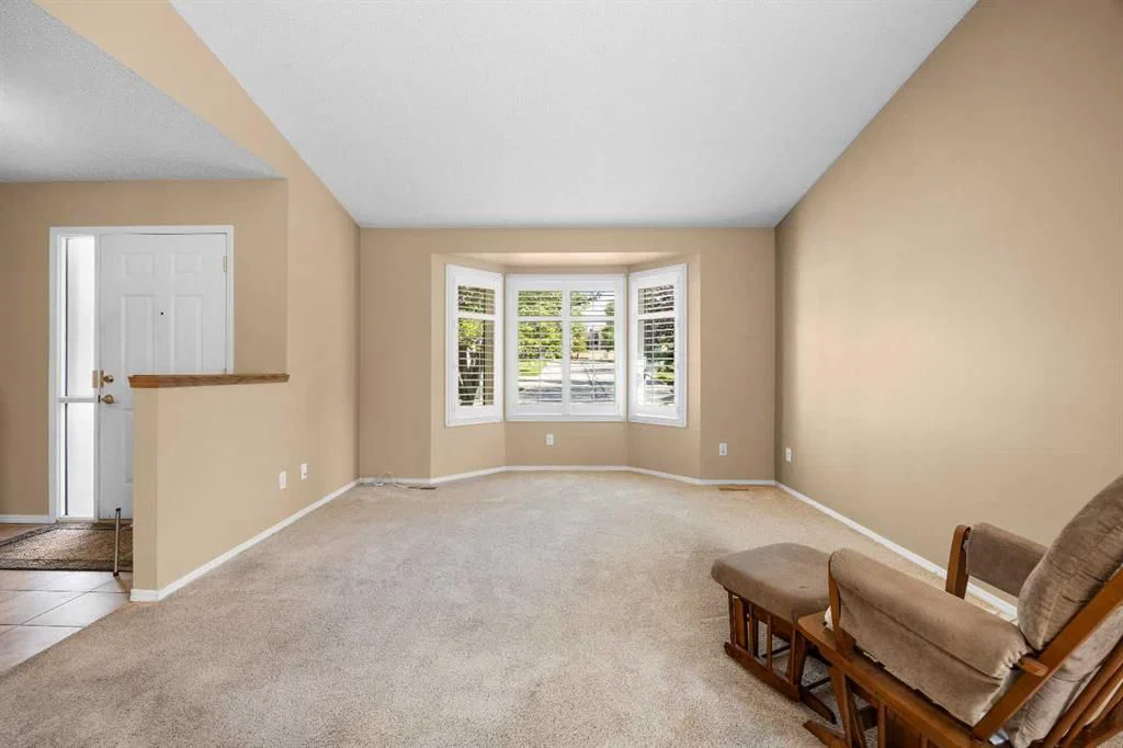 6 Edenwold Green NW, Calgary — photo 5 of 45