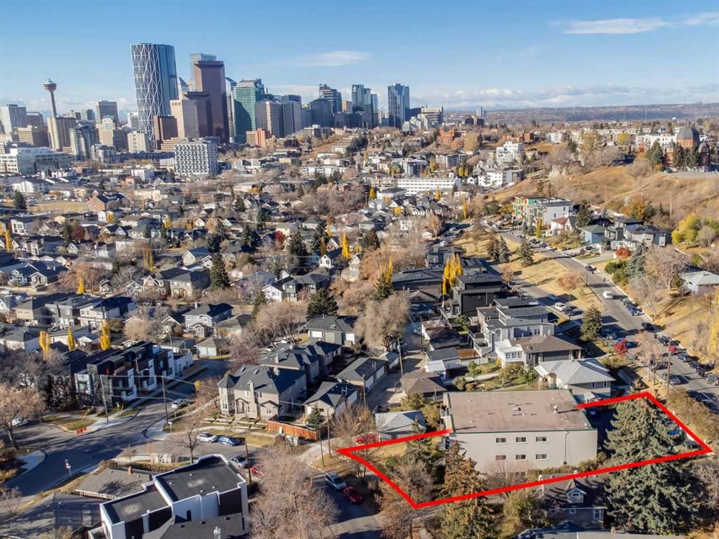 810 Drury Avenue NE, Calgary — photo 2 of 32