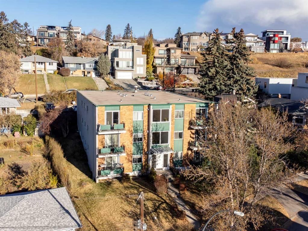 810 Drury Avenue NE, Calgary — photo 3 of 32