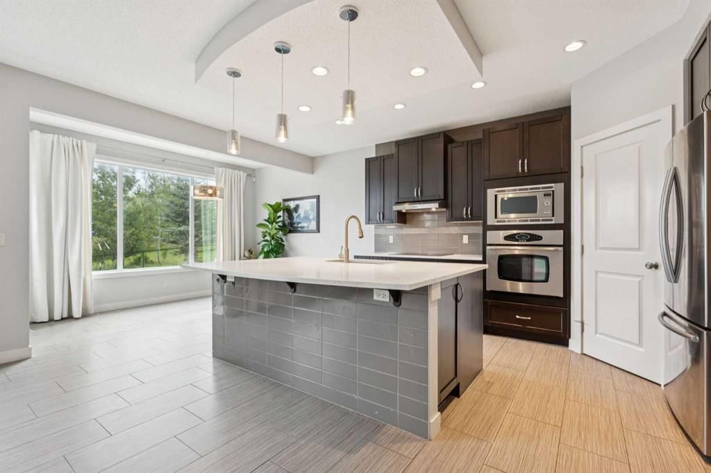 15 Sherwood Gate NW, Calgary — photo 4 of 32