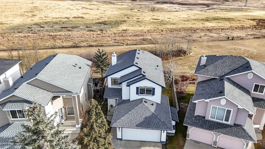 57 Coville Crescent NE, Calgary — photo 4 of 36