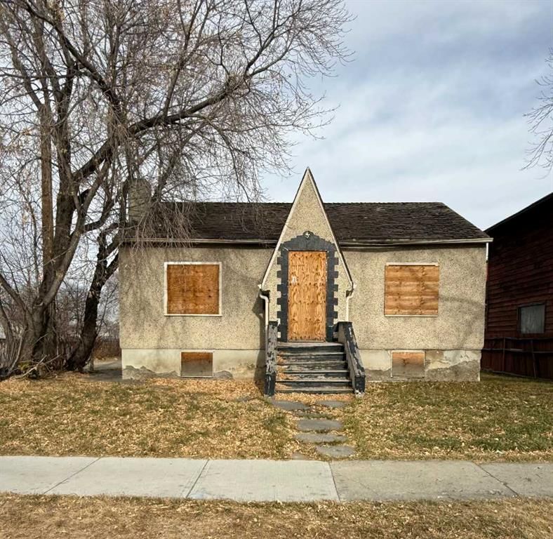 112 18 Avenue NE, Calgary — main listing photo