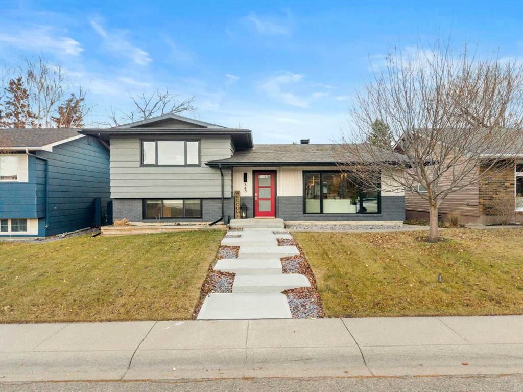 348 Parkwood Close SE, Calgary — photo 2 of 50
