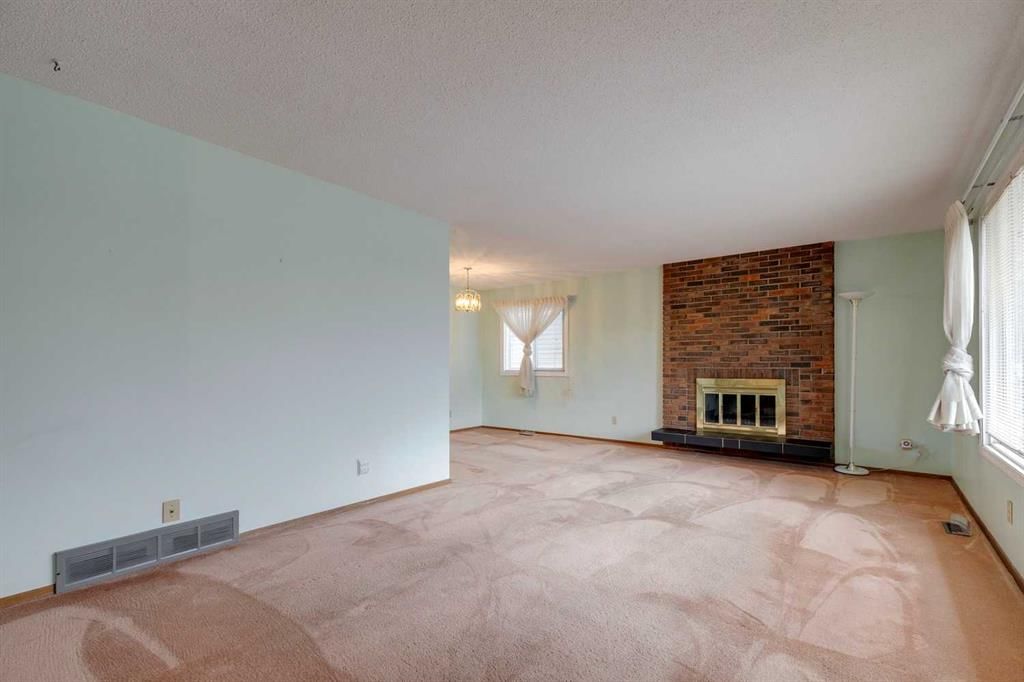 6320 Rundlehorn Drive NE, Calgary — photo 5 of 29