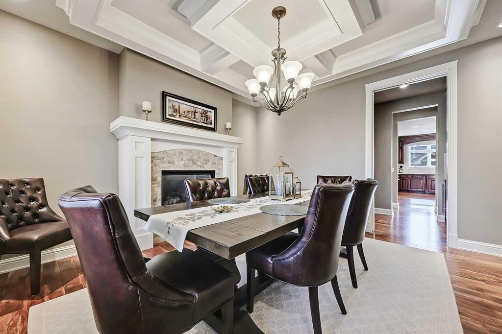 1739 49 Avenue SW, Calgary — photo 5 of 50