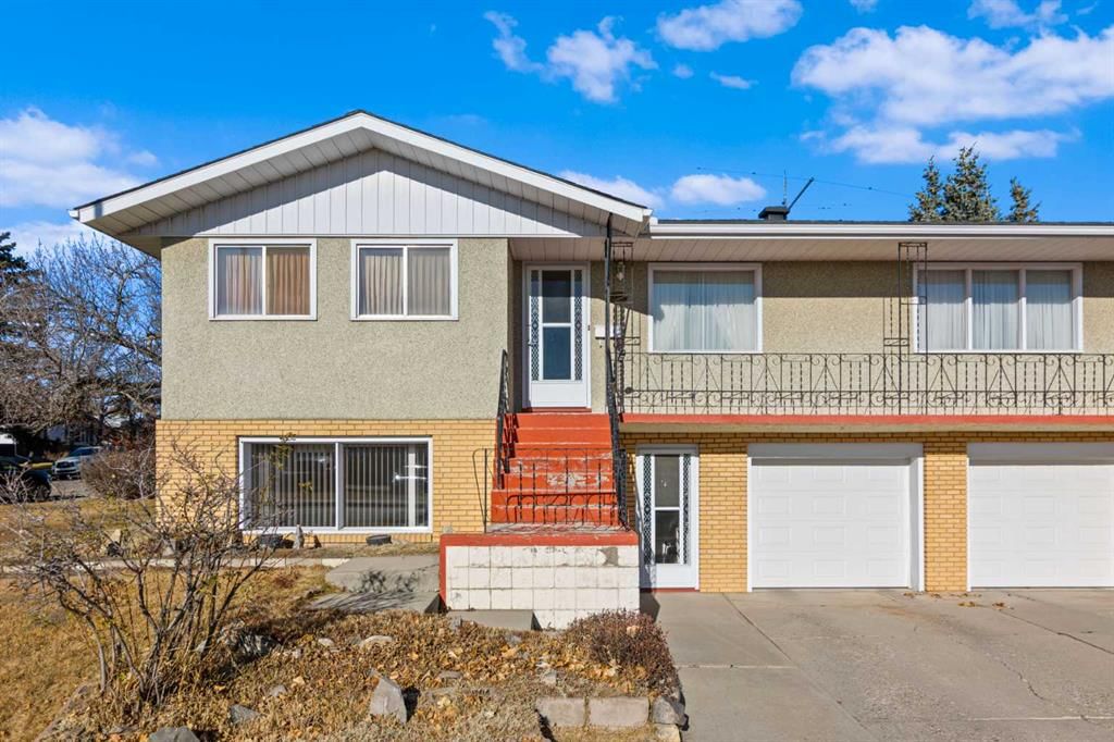 3812 33 Avenue SW, Calgary — photo 4 of 46
