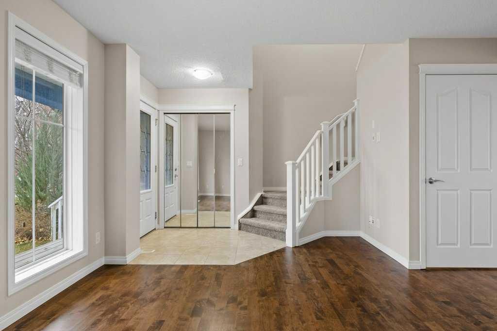 32 New Brighton Court SE, Calgary — photo 5 of 40
