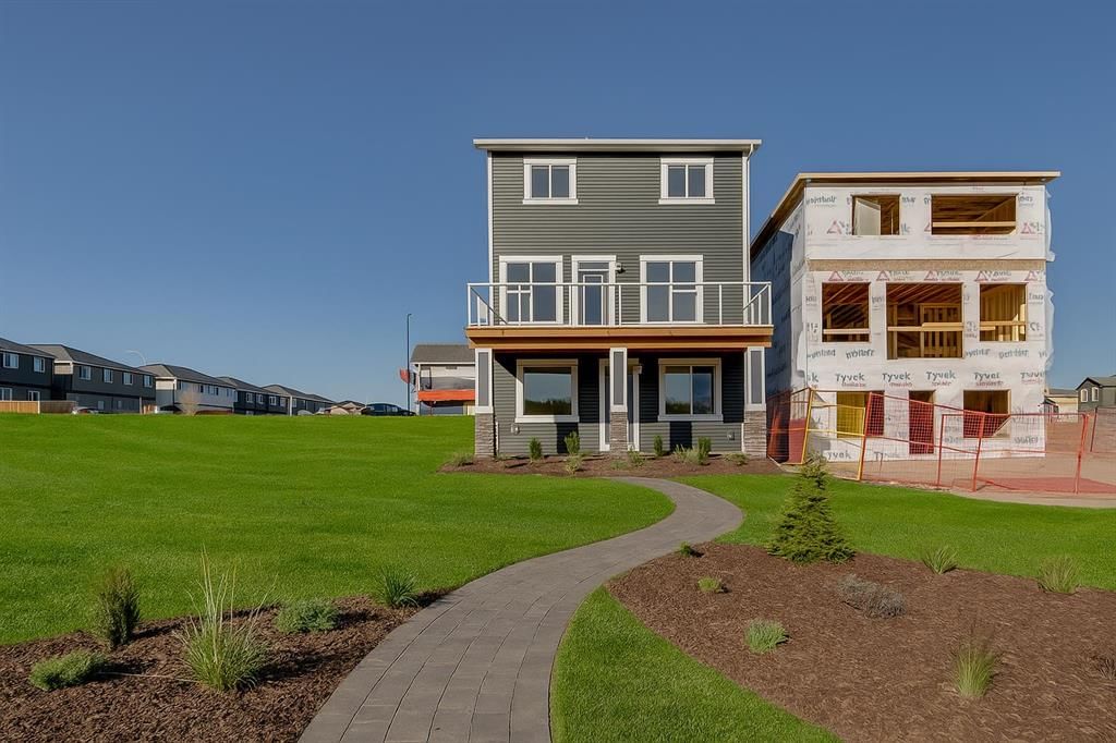 143 Creekstone Green SW, Calgary — photo 3 of 49