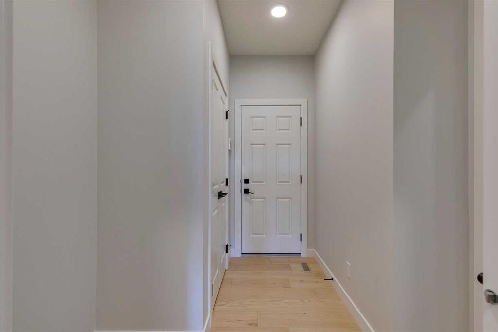 143 Creekstone Green SW, Calgary — photo 4 of 49