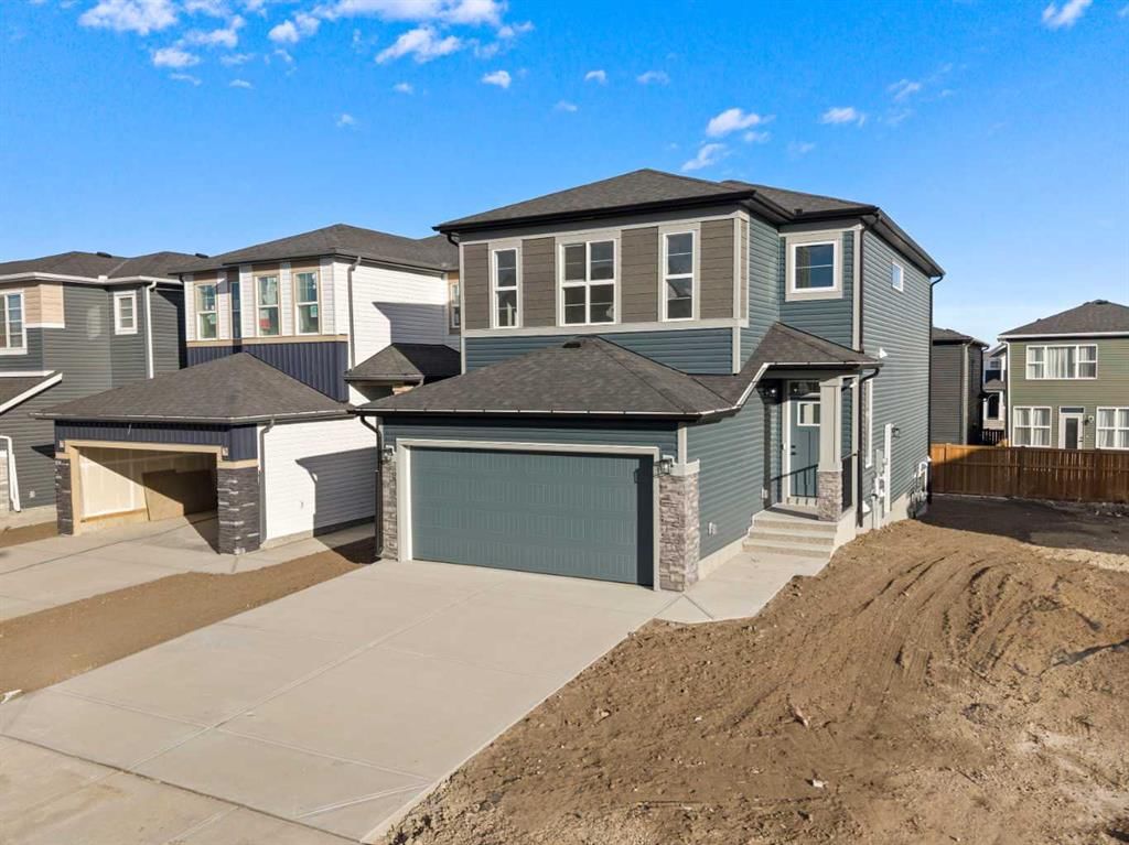 38 Amblefield Common NW, Calgary — photo 2 of 50