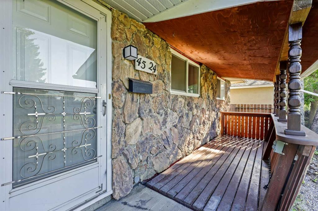 4524 Fordham Crescent SE, Calgary — photo 3 of 38