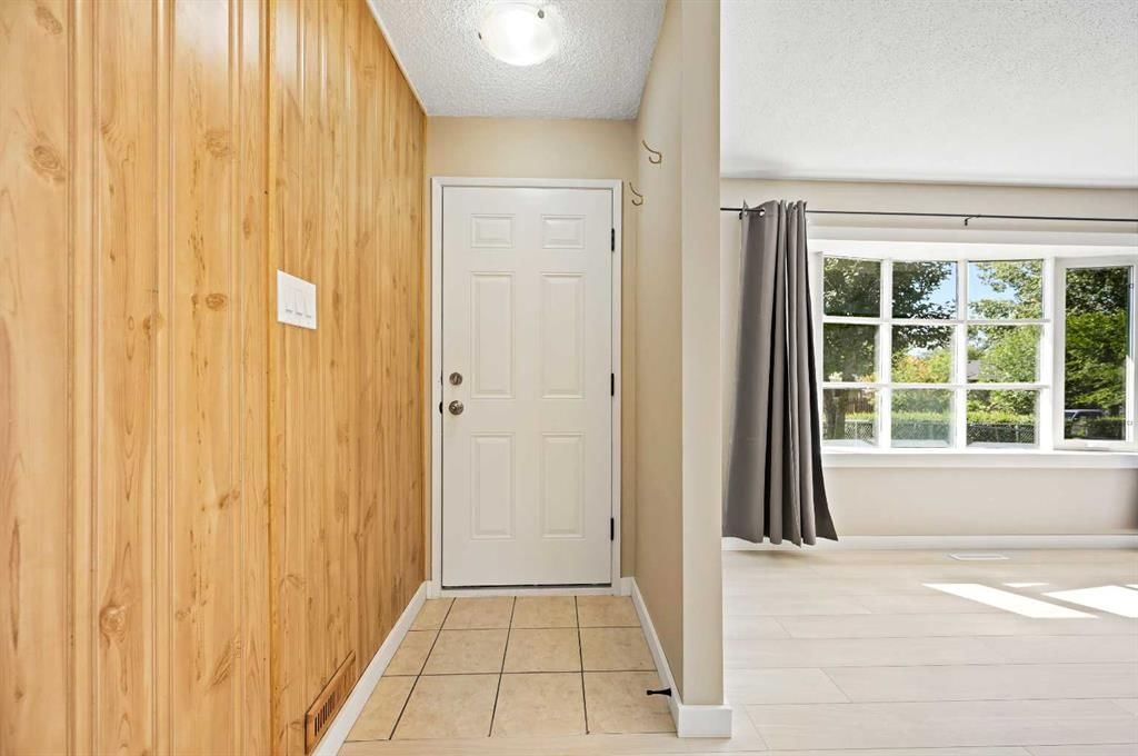 4524 Fordham Crescent SE, Calgary — photo 4 of 38