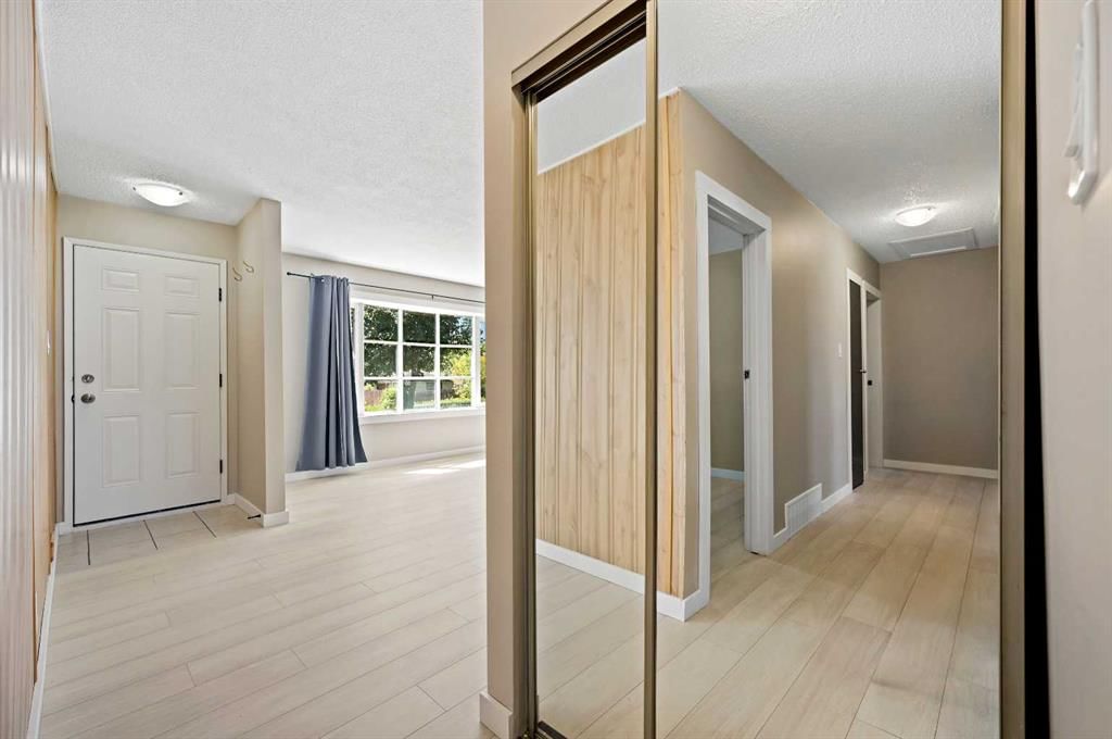 4524 Fordham Crescent SE, Calgary — photo 5 of 38
