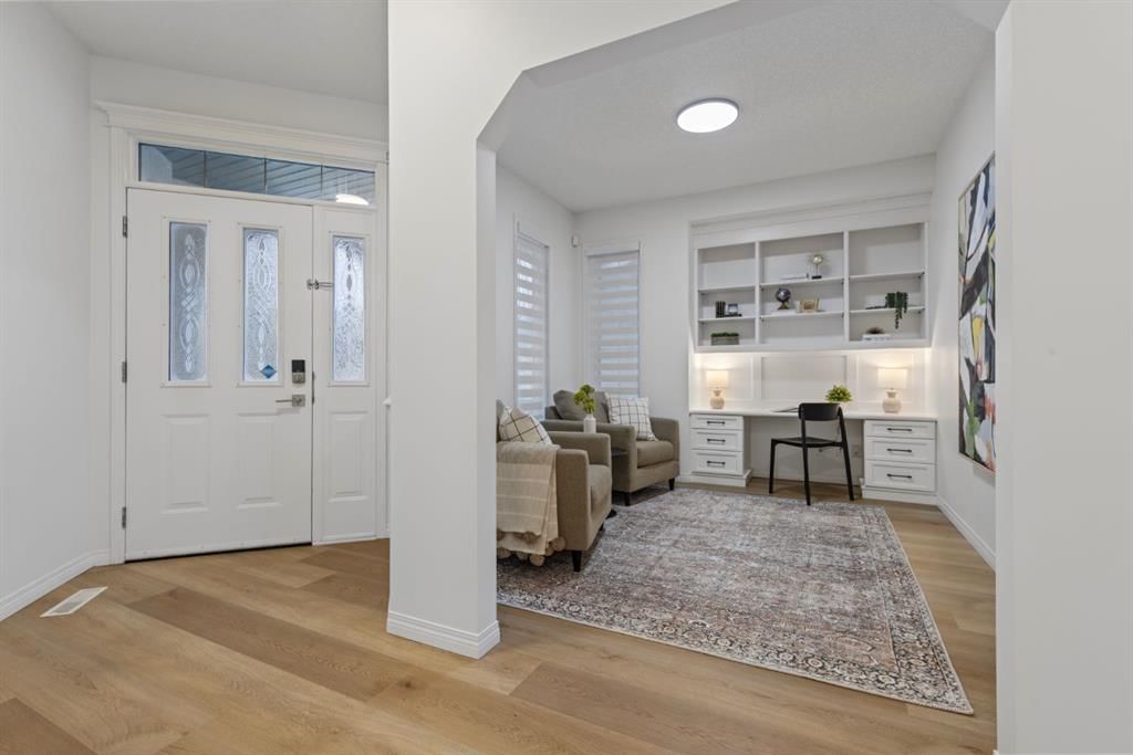 97 Cresthaven Way SW, Calgary — photo 4 of 50