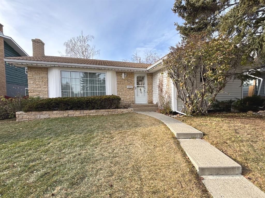 1320 Southbow Place SW, Calgary — main listing photo