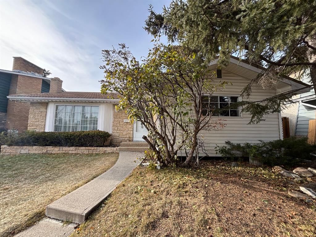 1320 Southbow Place SW, Calgary — photo 2 of 40