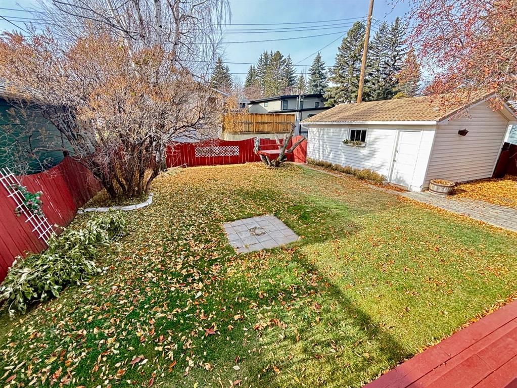 1320 Southbow Place SW, Calgary — photo 4 of 40